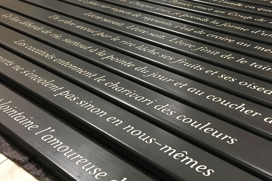 Les bancs-poèmes du Palais Royal
